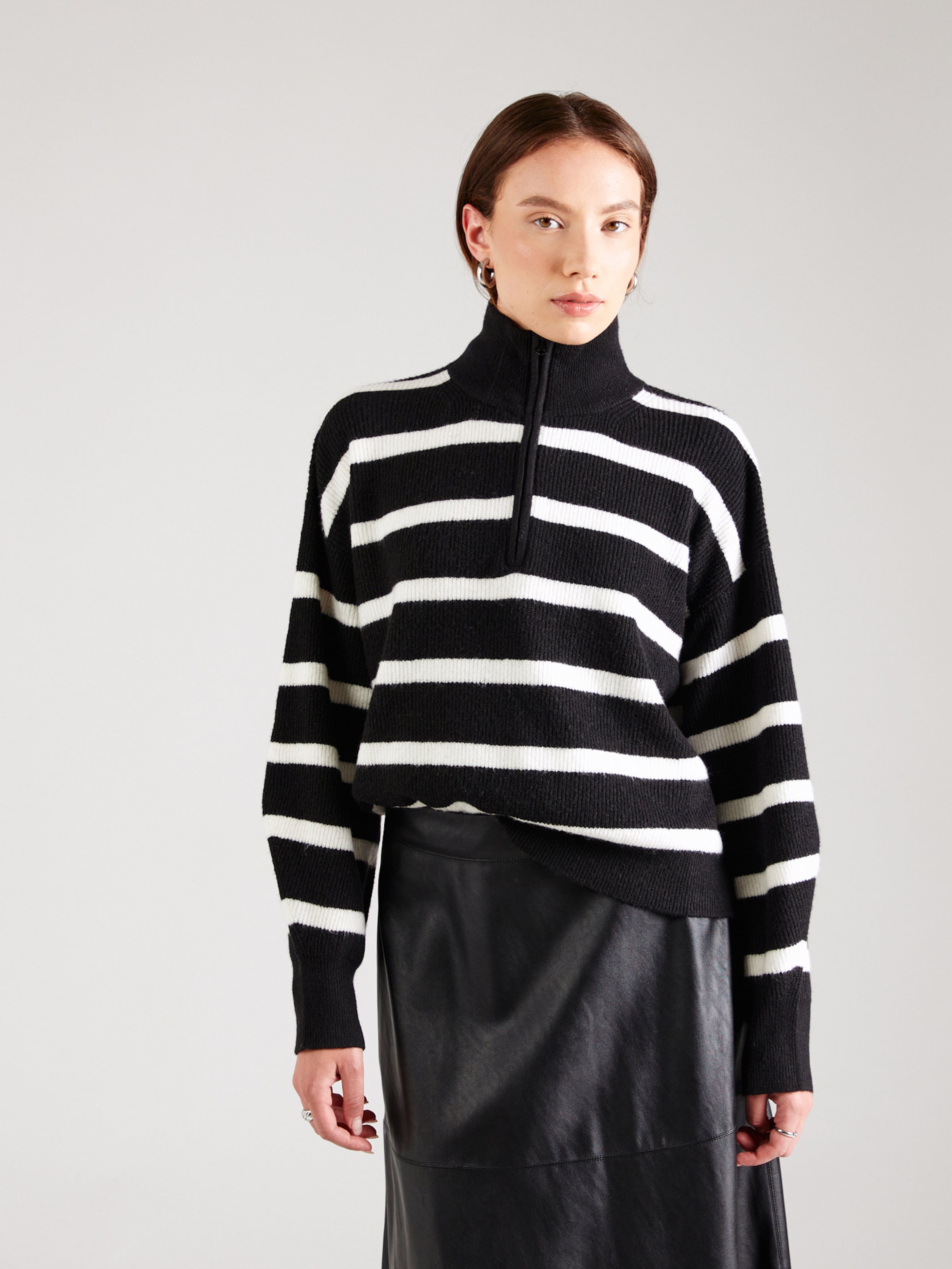 FRENCH CONNECTION Sweater VHARI in Black ABOUT YOU