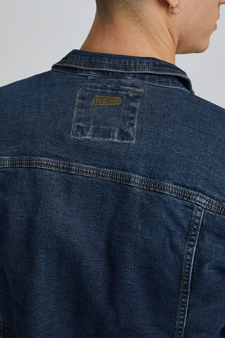 BLEND Regular fit Prehodna jakna | modra barva