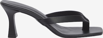 Trendyol - Sandalias de dedo en negro: frente