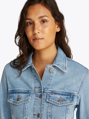 mėlyna Tommy Jeans Demisezoninė striukė 'CLASSIC'