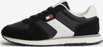 Baskets basses 'Eva Runner' Tommy Jeans en noir : devant