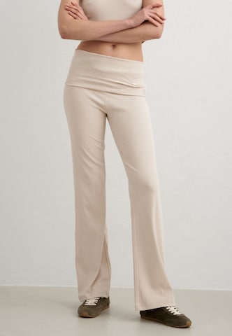 Aim'n Loosefit Hose 'Ease' in Beige: Vorderseite