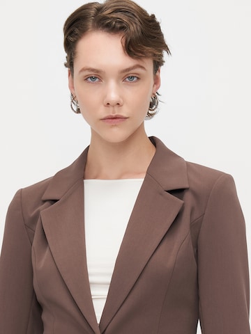 Only Tall - Blazer 'ONLRAVEN' en marrón
