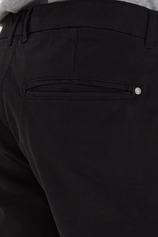 Casual Friday Regular Chinoshorts 'TORSO' in Schwarz