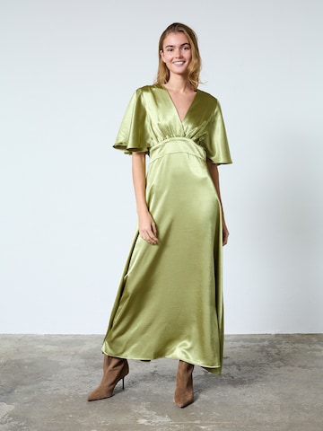 SISTERS POINT Платье 'GISELA' в Зеленый: спереди