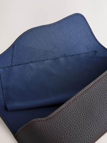 Next Brillenetui in Braun