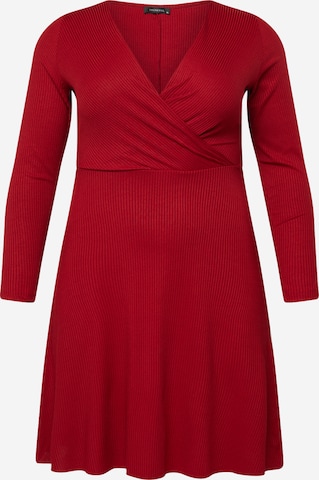 Trendyol Curve - Vestido en rojo: frente