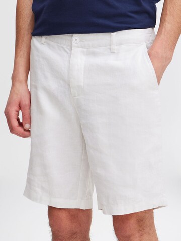 Casual Friday - regular Pantalón chino ' CFPANDRUP ' en blanco