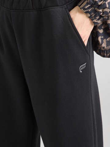 juoda Fabletics Plačios klešnės Sportinės kelnės