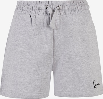 Karl Kani Regular Shorts in Grau: predná strana