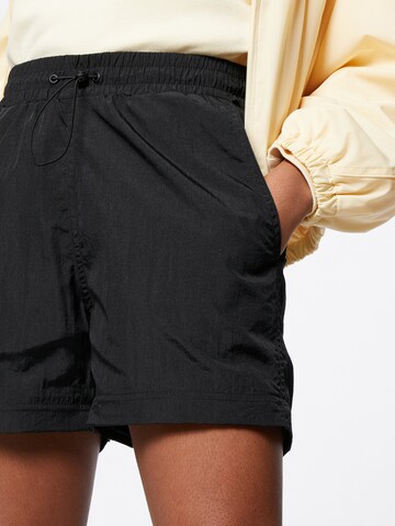 Urban Classics Tapered Broek in Zwart