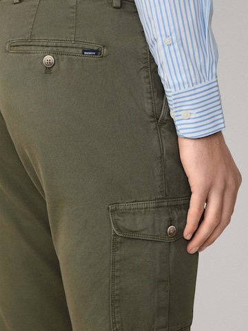Hackett London Regular Cargohose 'DEVON' in Grün
