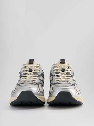 Bershka Sneakers low i sølv