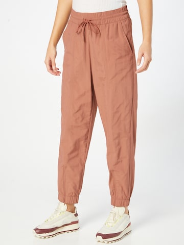 GAP Tapered Pants in Beige: front