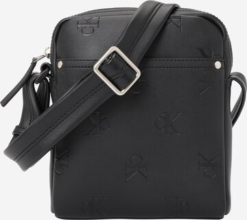 Calvin Klein Jeans Regular Crossbody Bag in Black: front