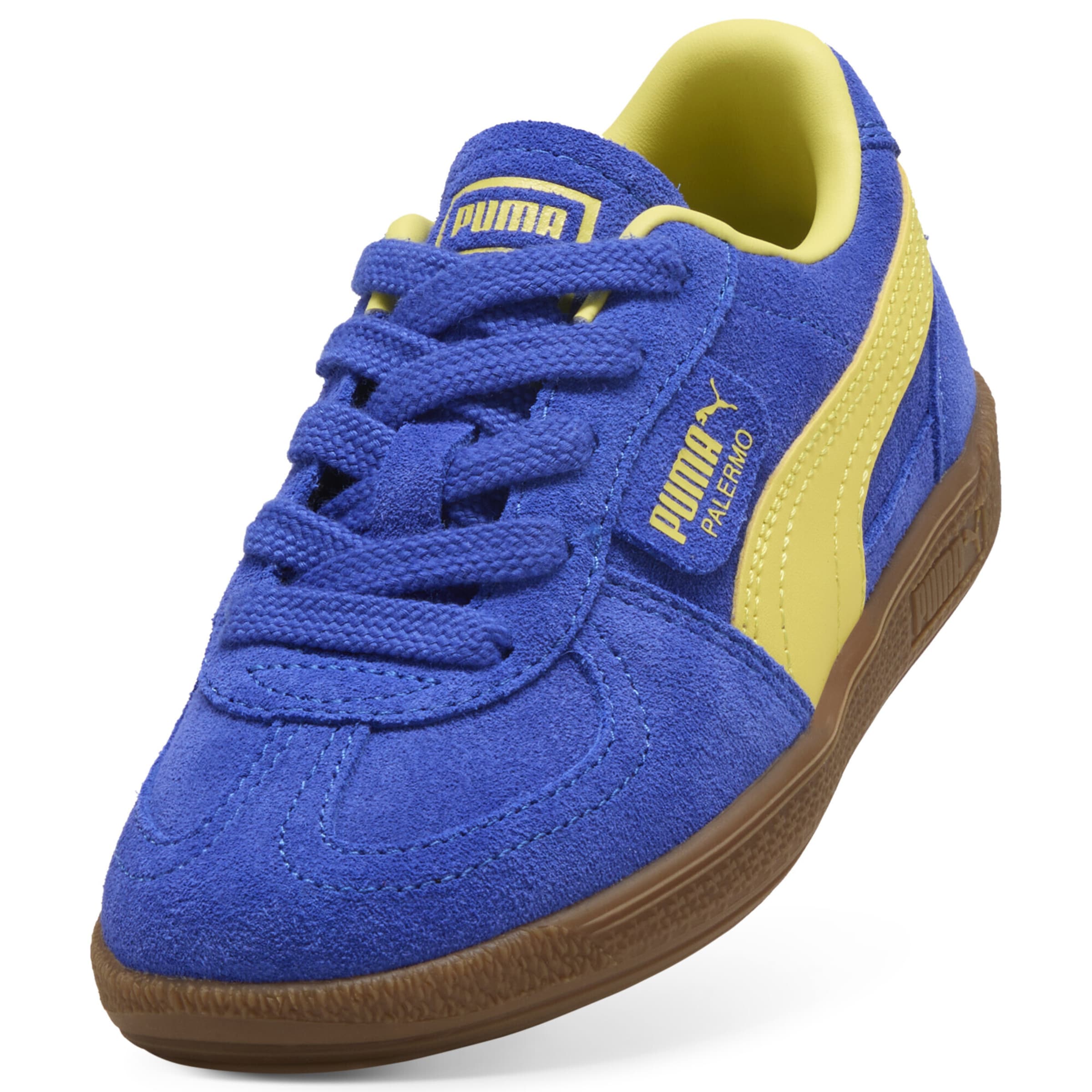 PUMA Trainers in Blue: front