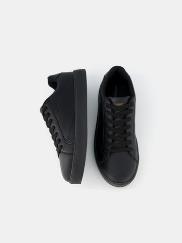 Bershka Platform trainers in Black