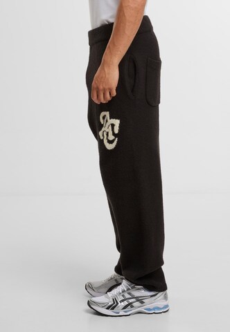 Another Cotton Lab Tapered Pants in Black