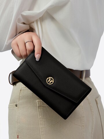 Victoria Hyde Wallet ' Mona ' in Black: front