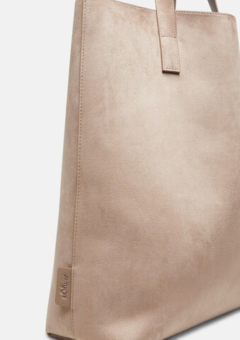 s.Oliver Shopper in Braun: Seite