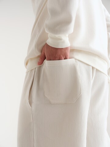 Loosefit Pantalon 'Ilja ' ABOUT YOU x Kevin Trapp en blanc