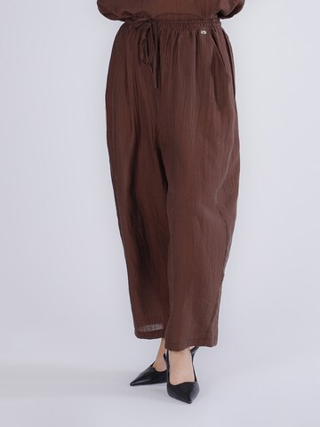 CAFè NOIR Wide leg Broek in Bruin: voorkant