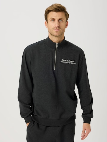 TWO SOON Sweatshirt in Black: front