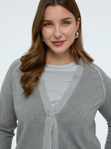 Cardigan Fiorella Rubino en gris
