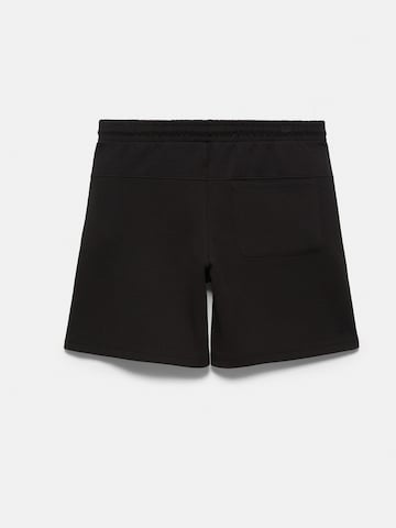 Pull&Bearregular Hlače 'STWD' - crna boja