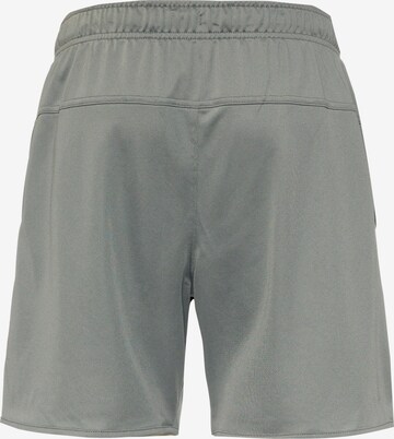 Regular Pantaloni sport de la NIKE pe gri