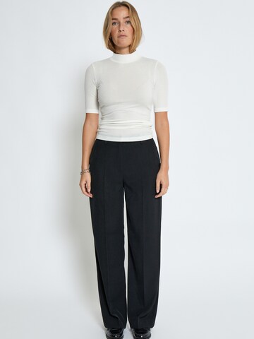 Wide Leg Pantalon à plis 'Livina' minus en noir