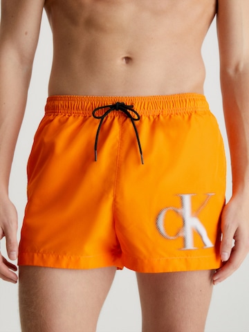 Calvin Klein Swimwear Шорти за плуване в оранжево