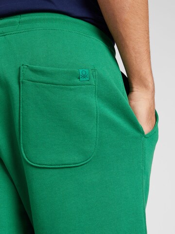 UNITED COLORS OF BENETTON Regular Trousers in Green