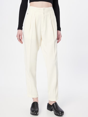 regular Pantaloni con pieghe 'Tecla' di BOSS Orange in bianco: frontale