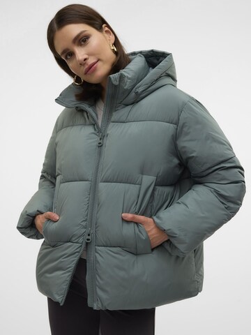 VERO MODA Зимняя куртка 'IDALINE' в Зеленый