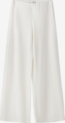 Flared Pantaloni di Bershka in bianco: frontale