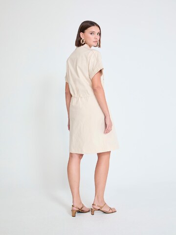 Lola Casademunt Klänning i beige
