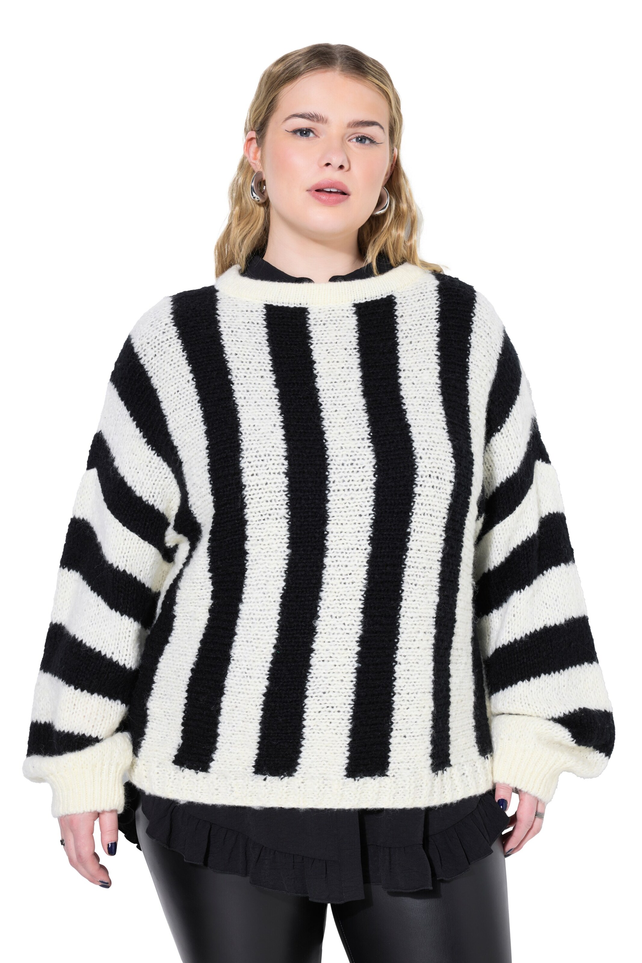 Studio Untold Trui in Zwart: voorkant