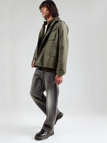 ALPHA INDUSTRIES Демисезонная куртка 'Studio M-65' в Зеленый