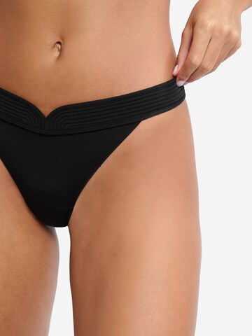 String di ETAM in nero