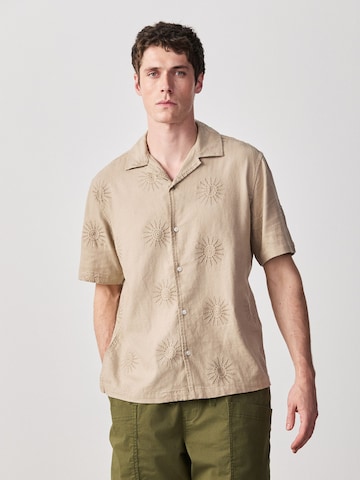 Next Regular Fit Skjorte i beige: forside