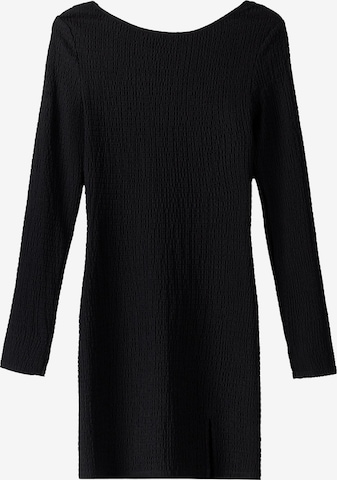 Bershka Mekko värissä musta: etupuoli