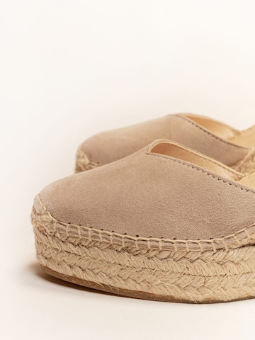 Alhamas Strap sandal 'Alpargata Cuña 10 cm' in Grey