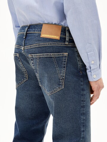 Coupe slim Jean ARMEDANGELS en bleu