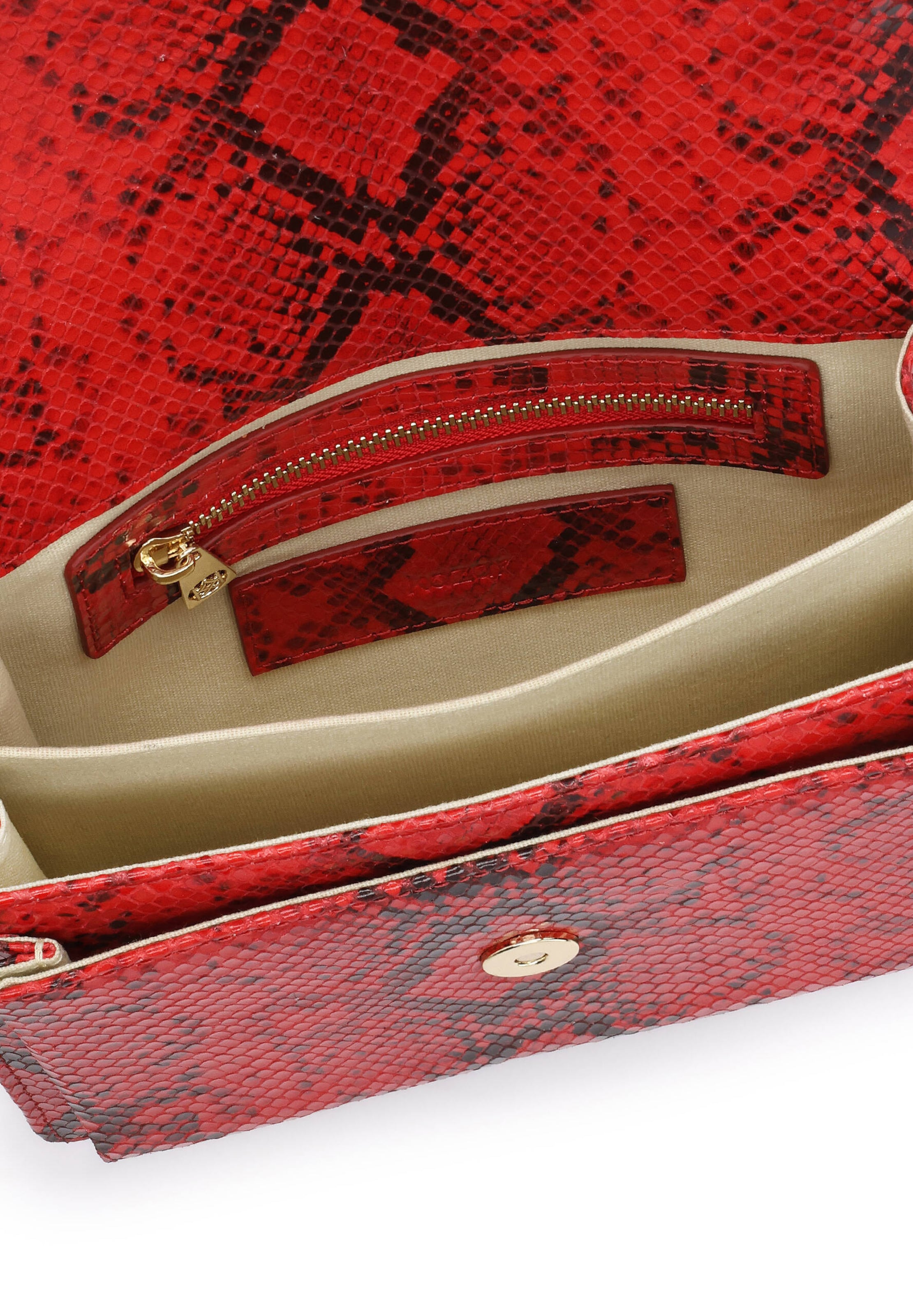 sarkans Kazar Pleca soma