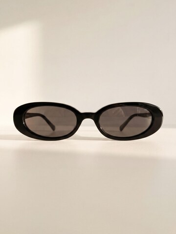 ARMIE Sunglasses 'The Sage' in Black