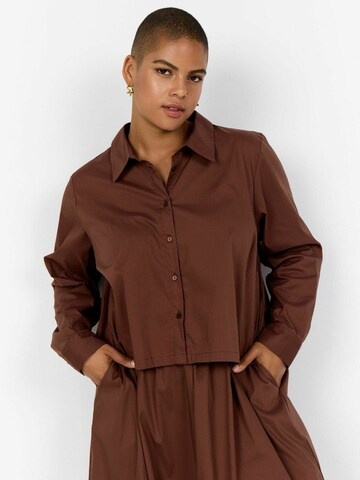 Wasabi Concept Paita ' WA-SAGA 31 ' värissä ruskea: etupuoli