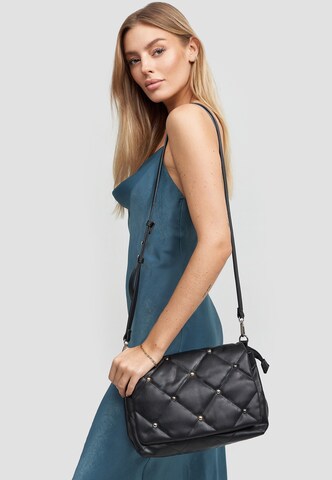 HARPA Crossbody Bag in Black: front