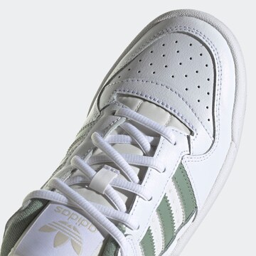 ADIDAS ORIGINALS - Sapatilhas baixas 'Forum Classic' em branco