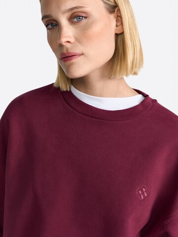Rich & Royal Sweatshirt in Red